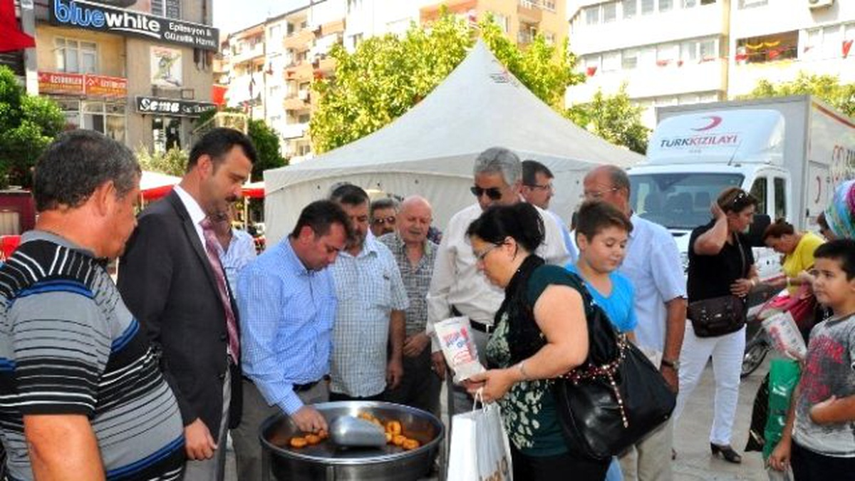 Muhtarlardan Şehitler İçin Lokma Hayrı