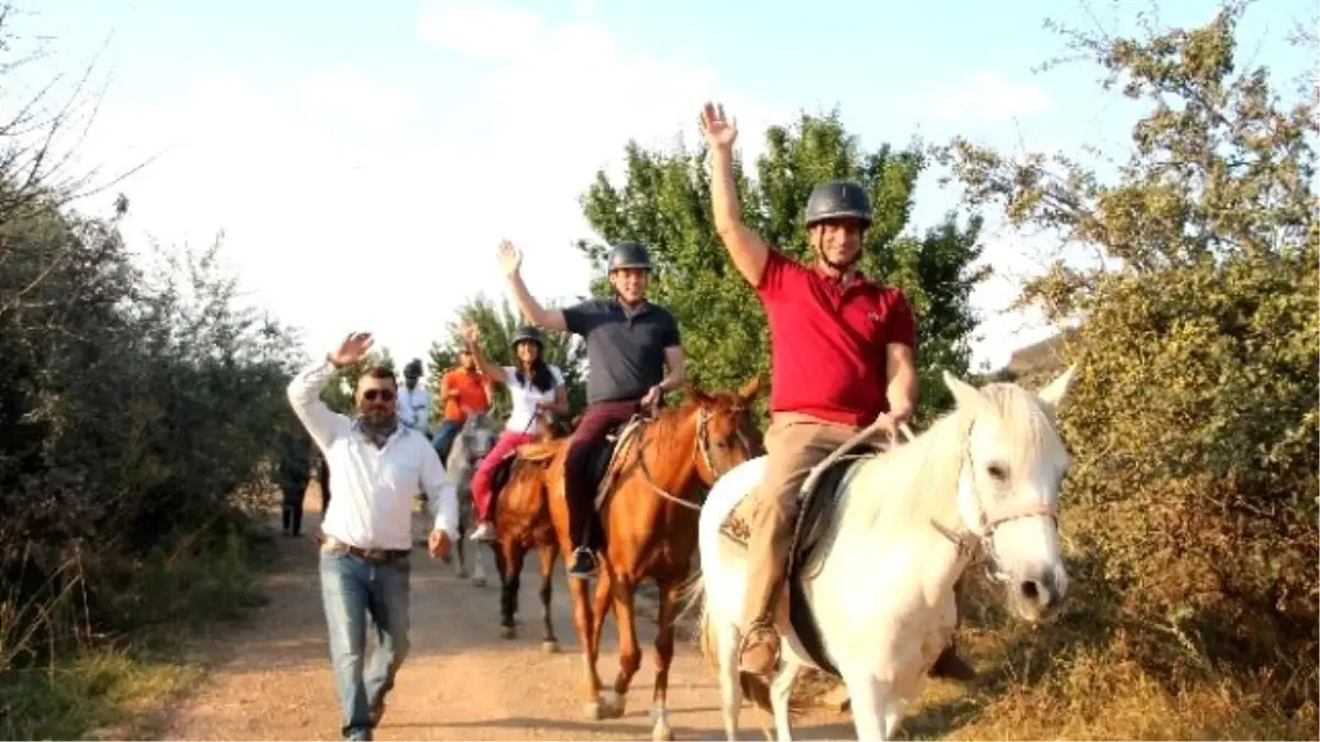 Başkent\'te Görme Engelliler At ile Safariye Çıktı