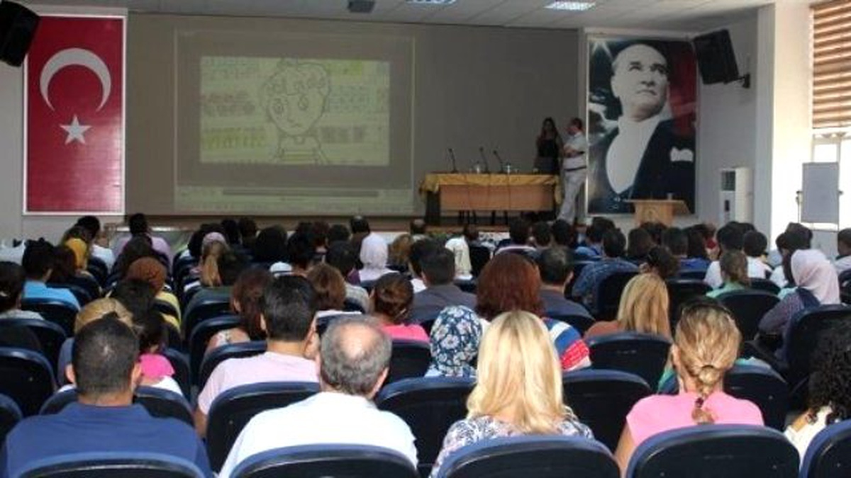 Rehber ve Özel Eğitim Öğretmenlerine Otizm Anlatıldı
