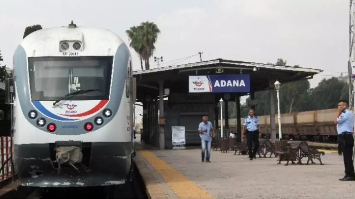 Tren Garında Şüpheli Kutu Paniği