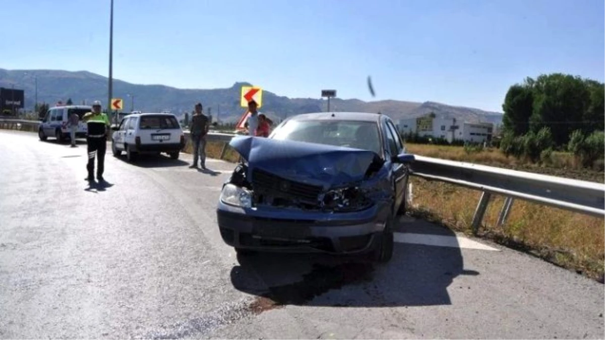 Afyonkarahisar\'da Trafik Kazası, 1 Yaralı