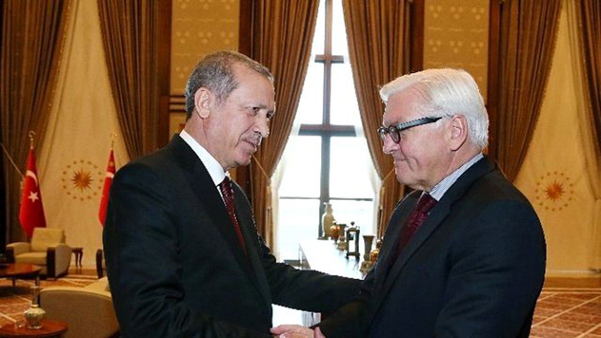 Almanya Dışişleri Bakanı Steinmeier Cumhurbaşkanlığı Külliyesi\'nde