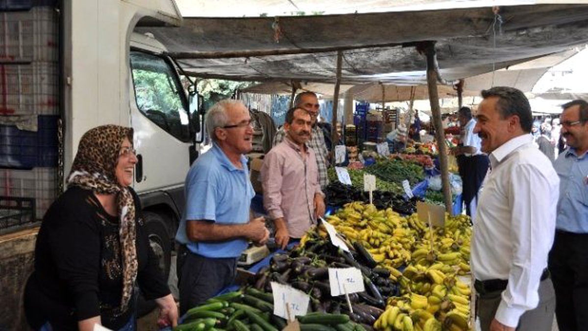 Başkan Tutal Pazar Esnafıyla Bir Araya Geldi