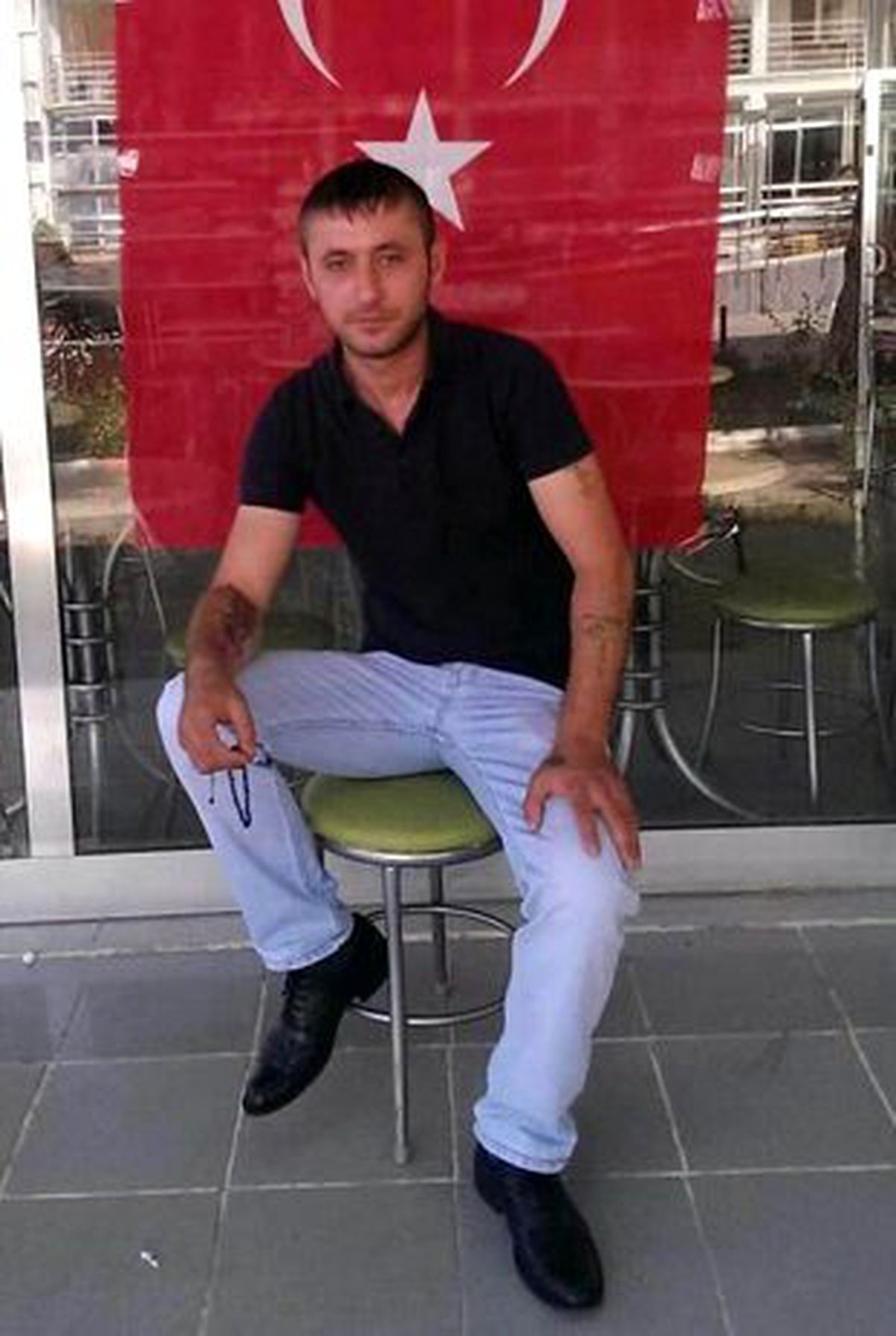 Doktorun Katil Zanlısı: Ben Eşek Arısıyım