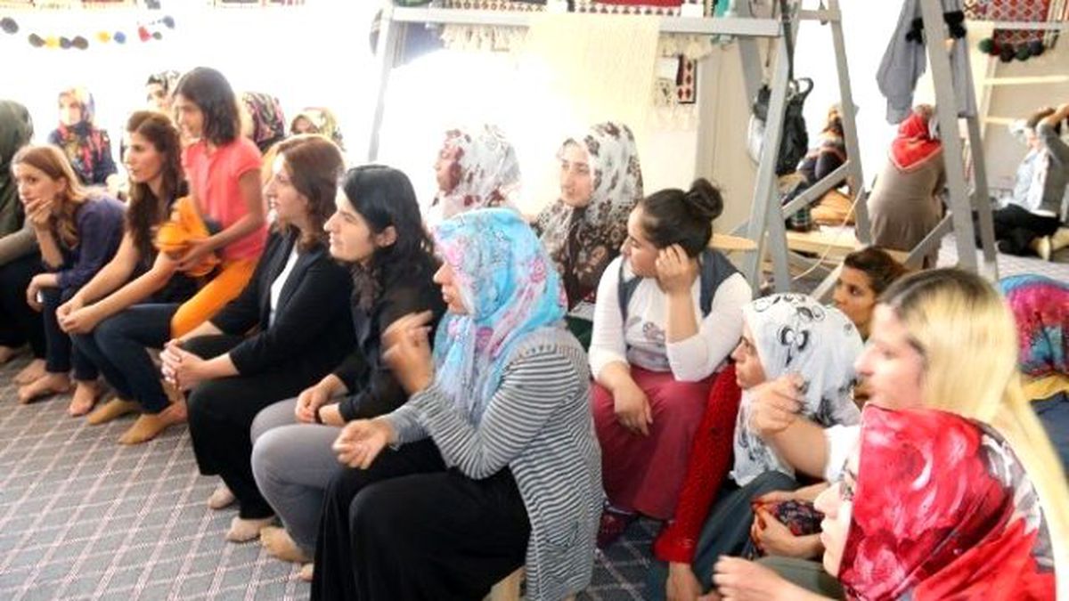 Edremit\'te \'Şiddetin Tanımı ve Kadın Hakları Eğitimi\' Semineri