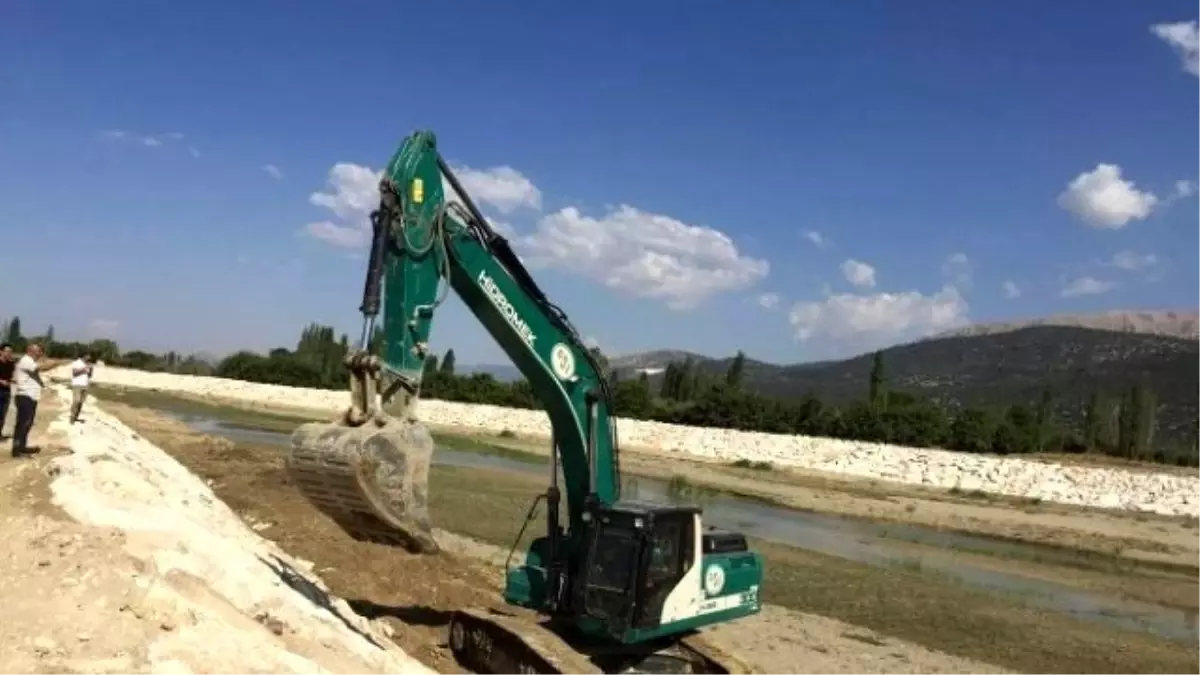 Elmalı Akçay Deresi Islahında Sona Doğru