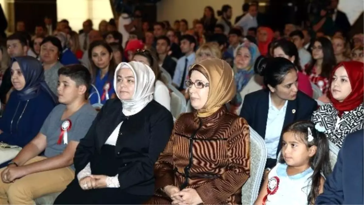 Emine Erdoğan\'dan Şehit Çocuklarına Bayram Hediyesi