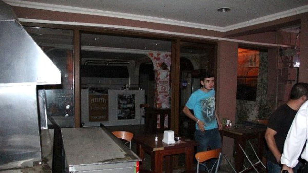 Çatısına Baz İstasyonu Kurulan Lokantayı Dağıttılar