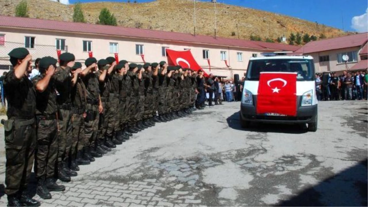 Şehit Polis, Bitlis\'ten Memleketine Uğurlandı
