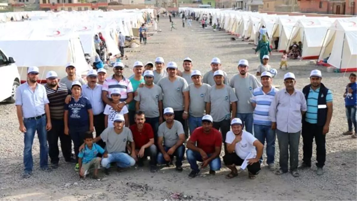 Sığınmacılar Yeni Çadırlarına Taşındı