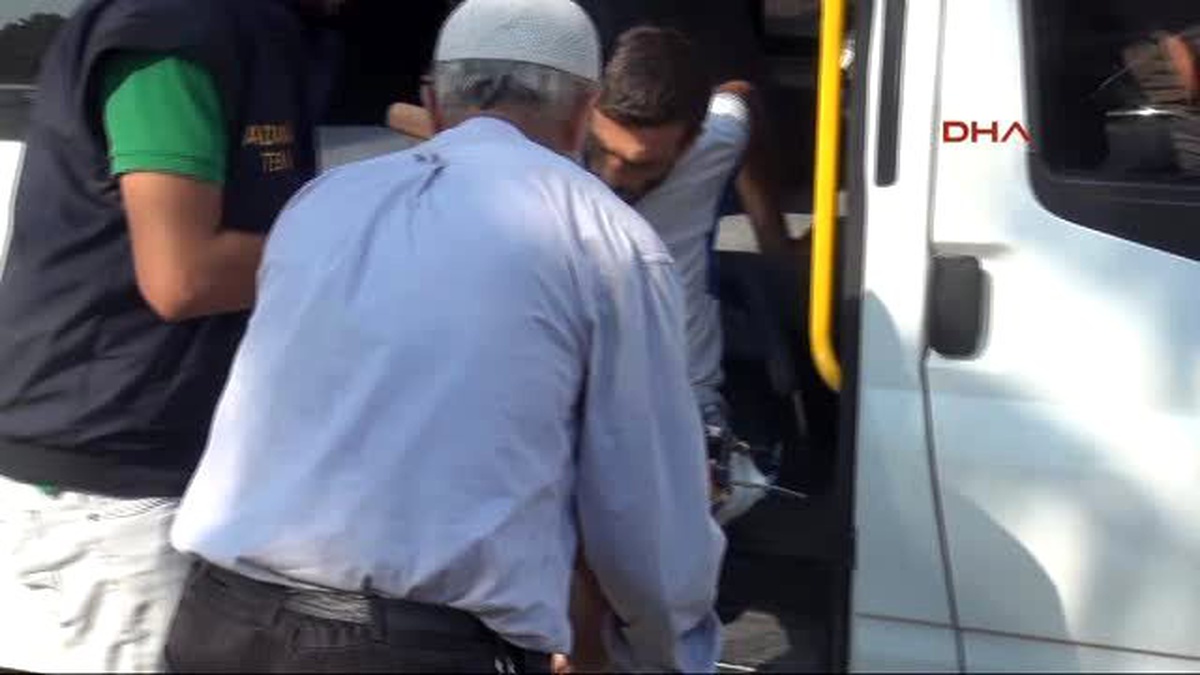 Adana PKK Gösterisinde Polise Ateş Edince Ayağından Vuruldu