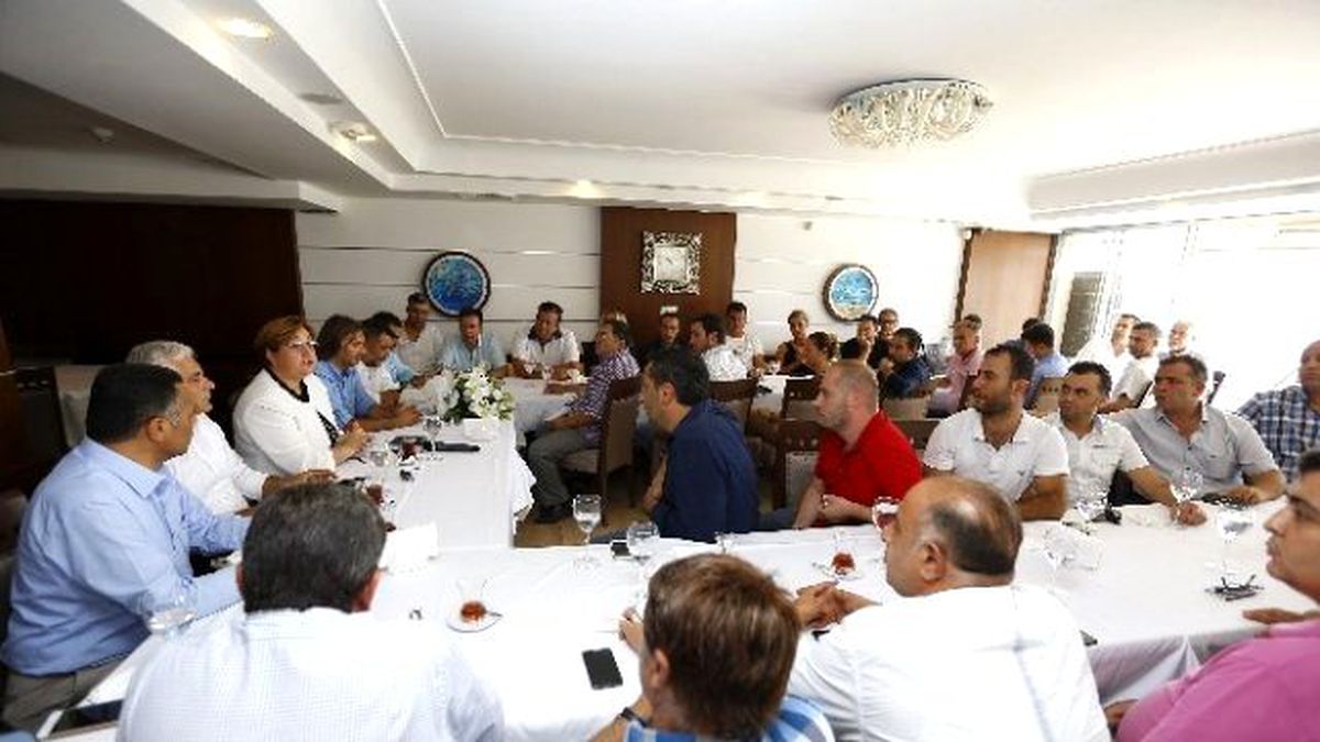 Başkan Pekdaş Kordon Esnafıyla Bir Araya Geldi