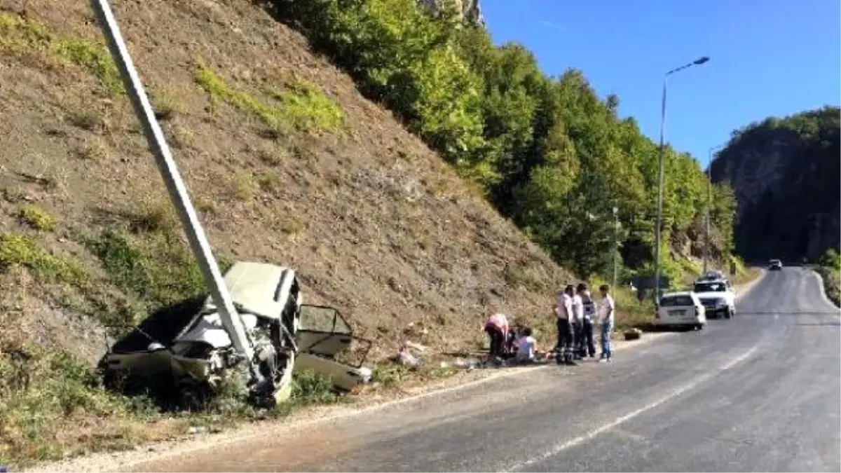 Bayram Tatili Yolunda Kaza: 1 Ölü, 5 Yaralı