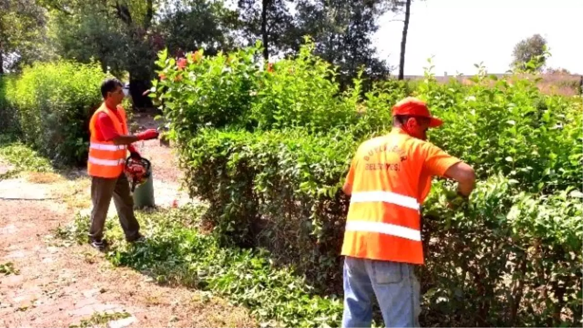 Büyükşehir\'den Manavgat\'ta Bayram Temizliği