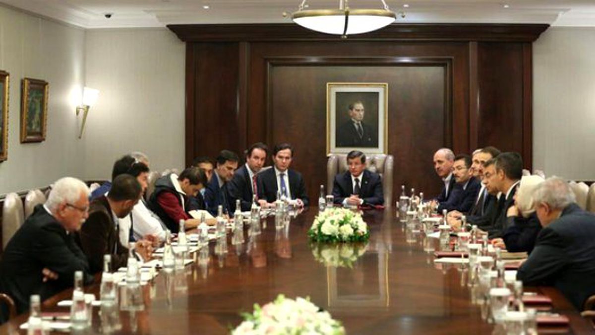 Davutoğlu Suriyeli Sığınmacılar İçin Dünya Liderlerine Mektup Yazacak