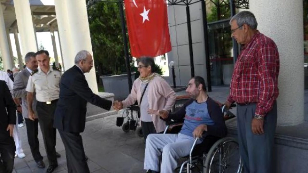 Kılıçdaroğlu: Gaziler Bu Ülkenin Yaşayan Kahramanları ve Silah Arkadaşları Şehitlerimizin Bize...