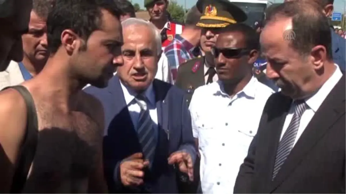 Sığınmacıların Bekleyişi - Vali Şahin, Sığınmacılarla Görüştü