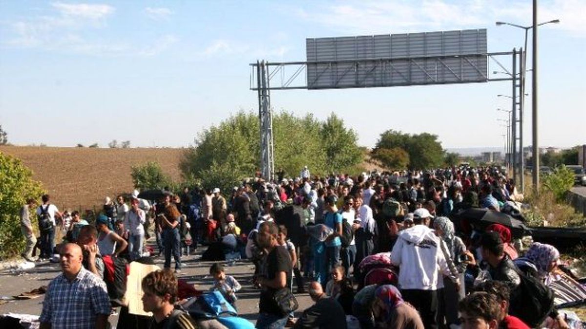 Suriyeli Sığınmacılar İkna Edildi, Tem Otoyolu Araç Trafiğine Açıldı