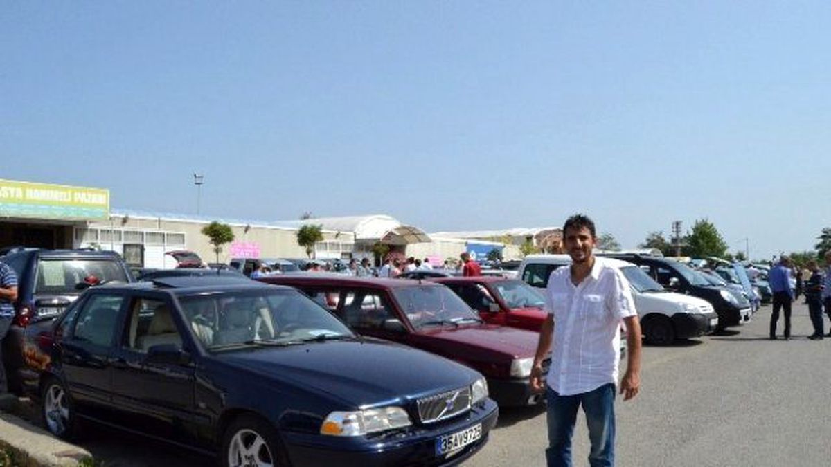Bayram Öncesi Araba Pazarı Hareketlendi