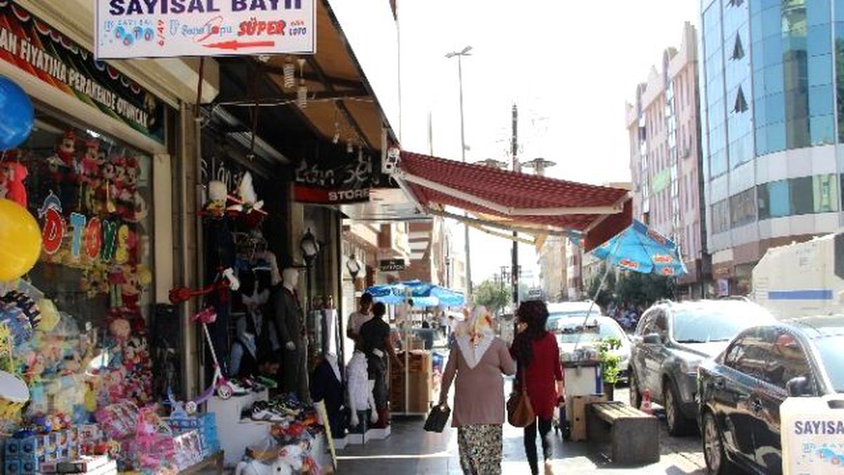 Bayrama Sayılı Günler Kala Çarşı Esnafı Mutsuz