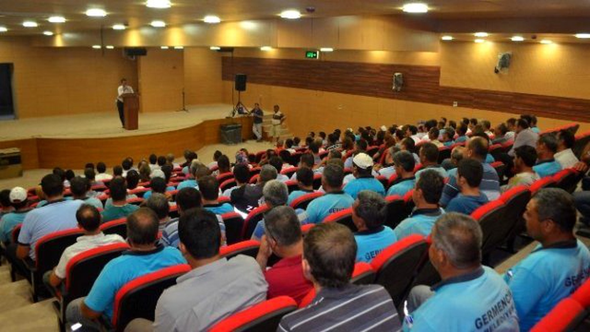 Belediyesi Çalışanları Yeni Hizmet Binasında Bayramlaştı