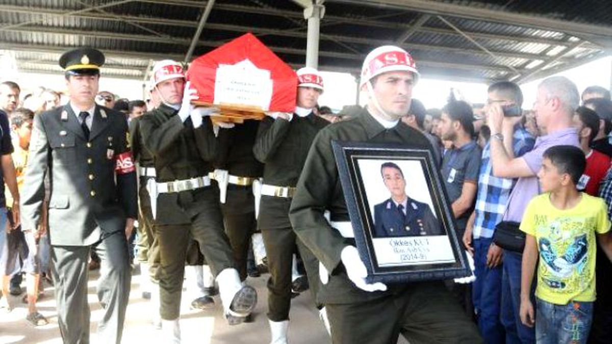 Birliğinde İntihar Eden Astsubay Gaziantep\'te Toprağa Verildi