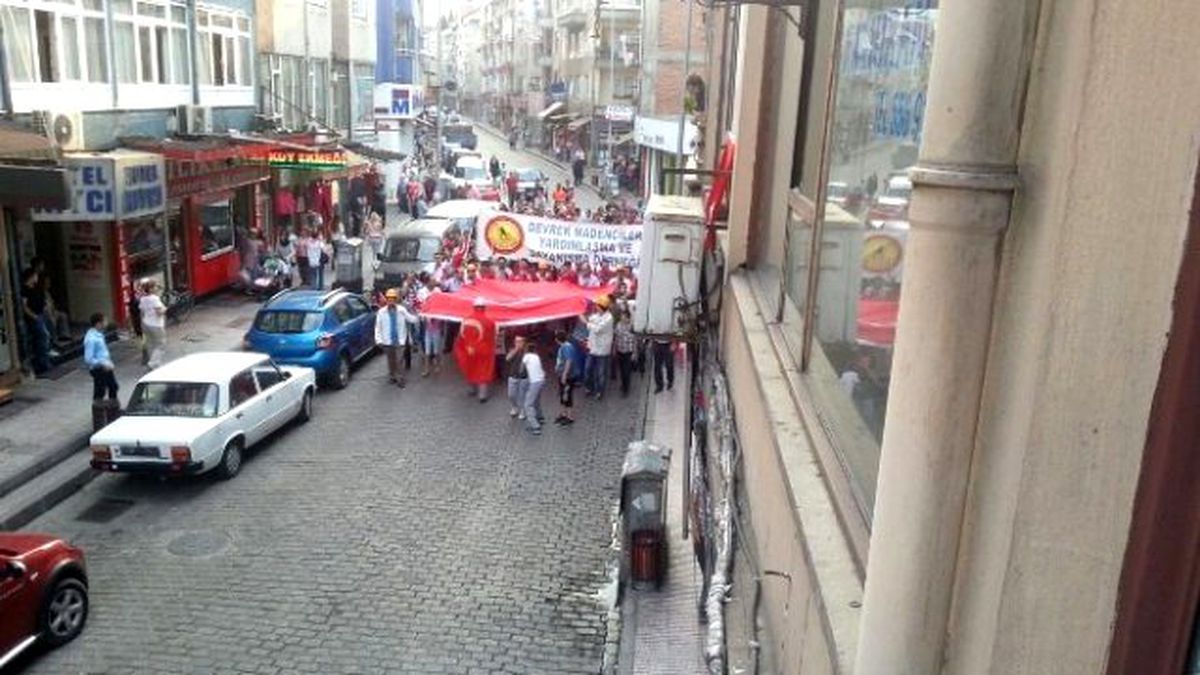 Devrekli Madencilerden Teröre Tepki Yürüyüşü