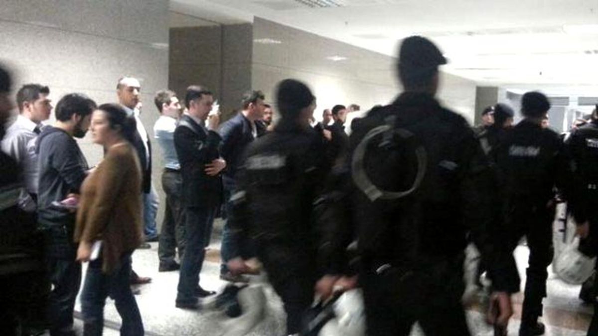 DHKP-C'li Terörist, Polis Kıyafetiyle Adliye Önünde Yakalandı!