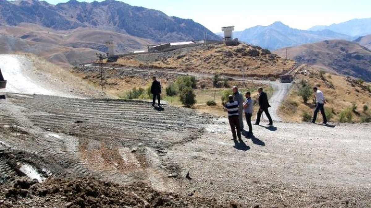 Durankaya\'daki Patlamada Tahrip Olan Yol Onarıldı