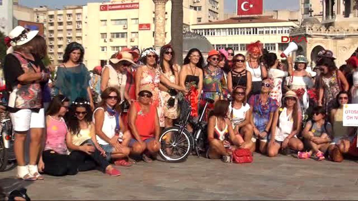 İzmir - Süslü Kadınlardan Bisiklet Turu