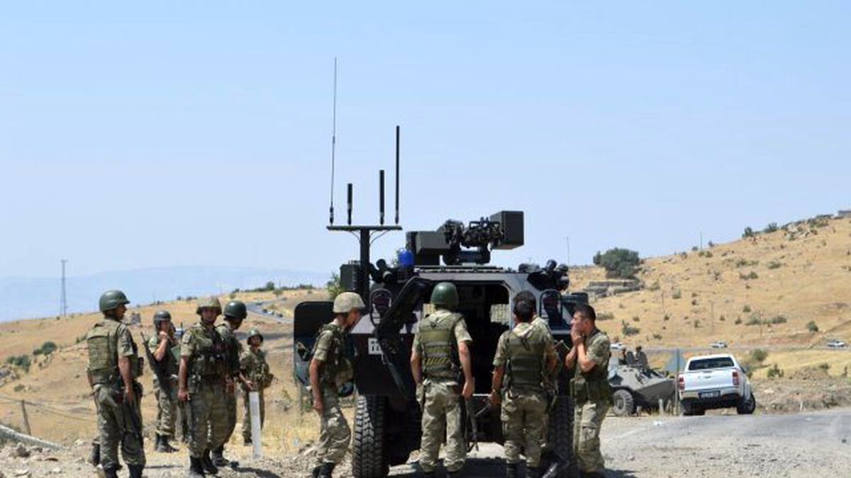 PKK'dan Karakola Erzak Taşıyan Minibüse Saldırı