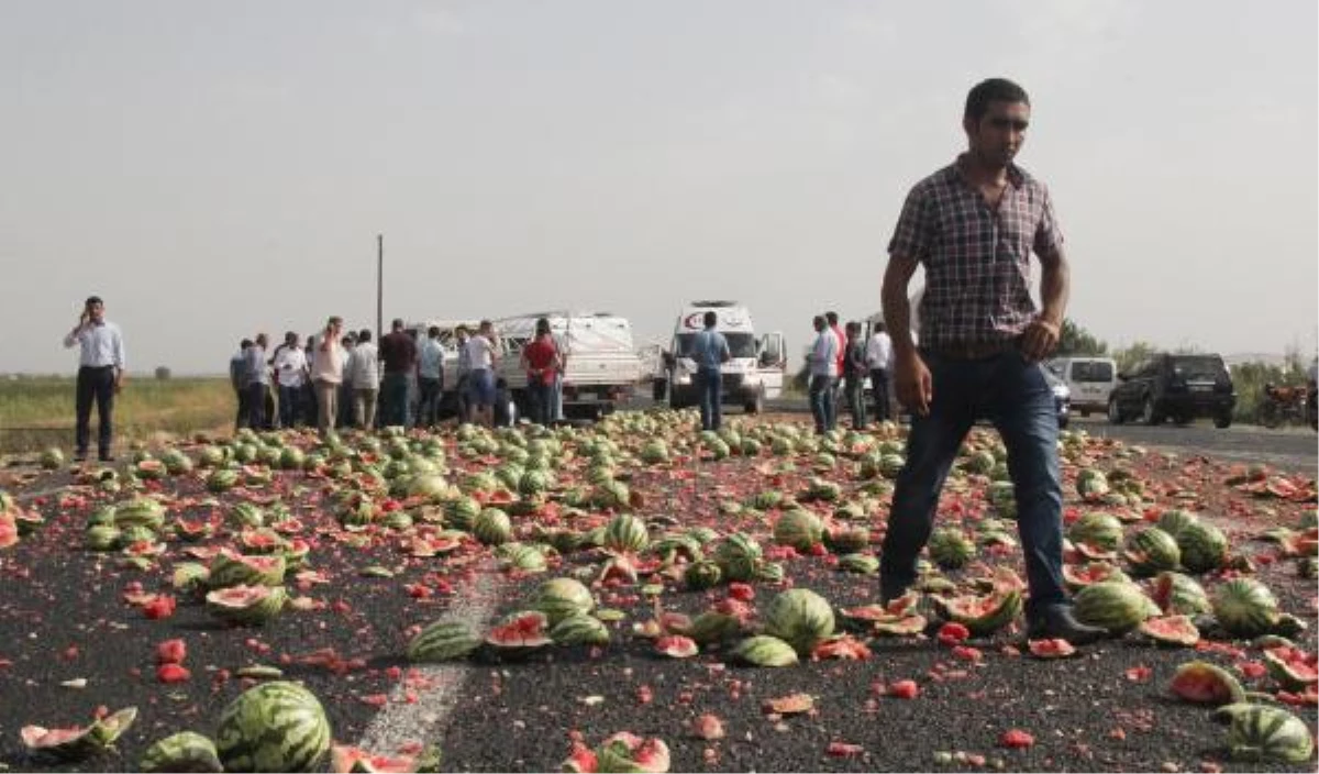 Lastiği Patlayan Kamyonet Devrildi: 1 Ölü, 5 Yaralı