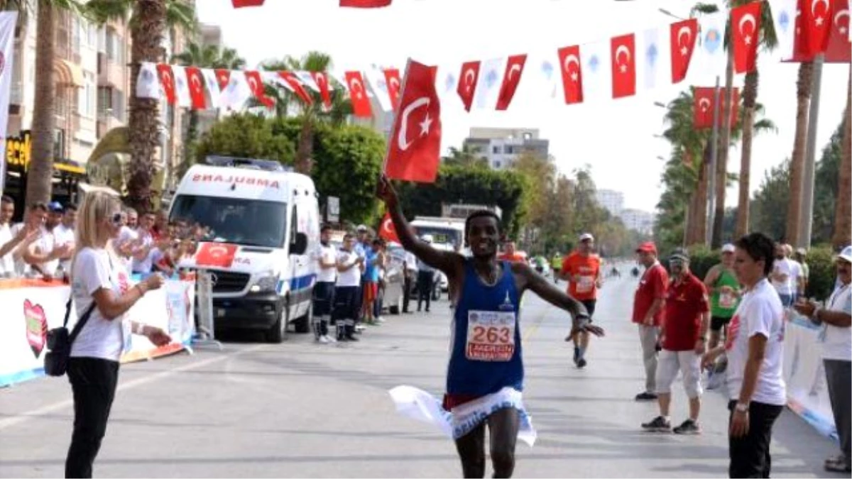 Mersin\'de 1\'inci Uluslararası Maraton Koşusu Yapıldı