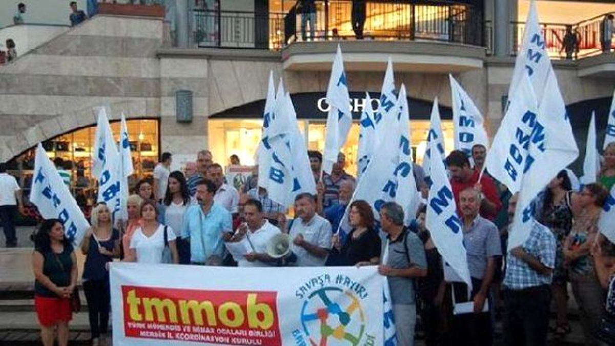 Mersin\'de Mühendisler Barış İstedi