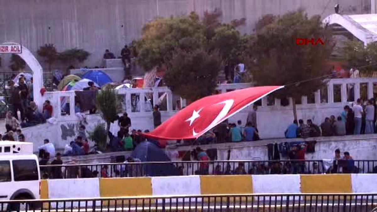 Otogar\'daki Bekleyiş 6. Gününde...