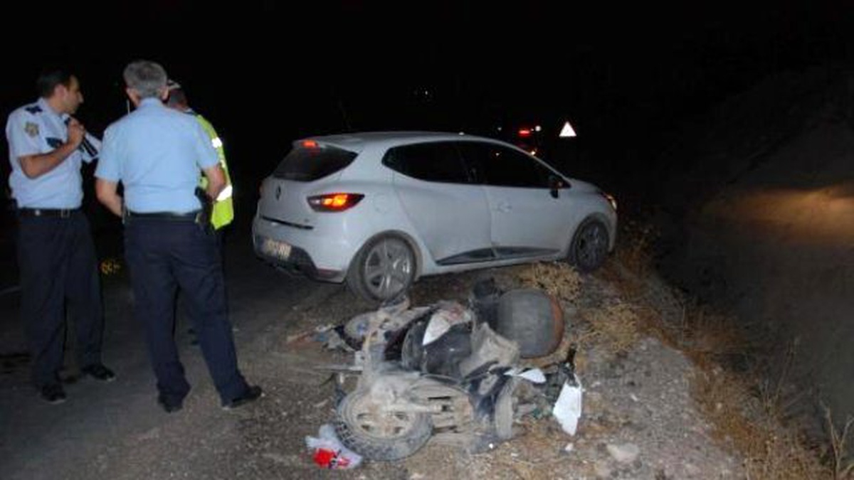 Otomobilin Çarptığı Motosiklet Sürücüsü Yaralandı