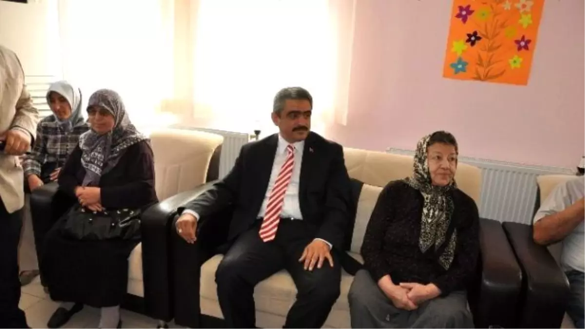 Başkan Alıcık, Alzheimer Gününde Hastaları Ziyaret Etti