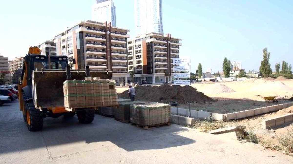 Bayraklı Adalet Mahallesi\'ne Otopark Müjdesi