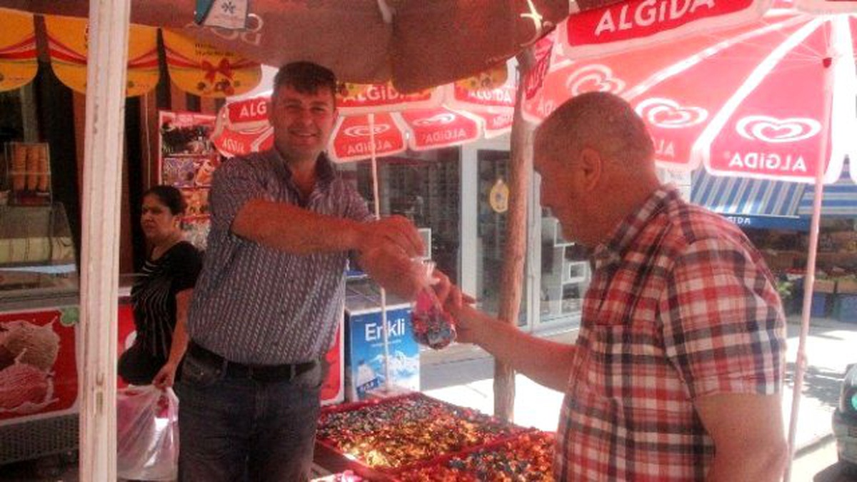 Bayram Şekerleri Tezgahlardaki Yerini Aldı