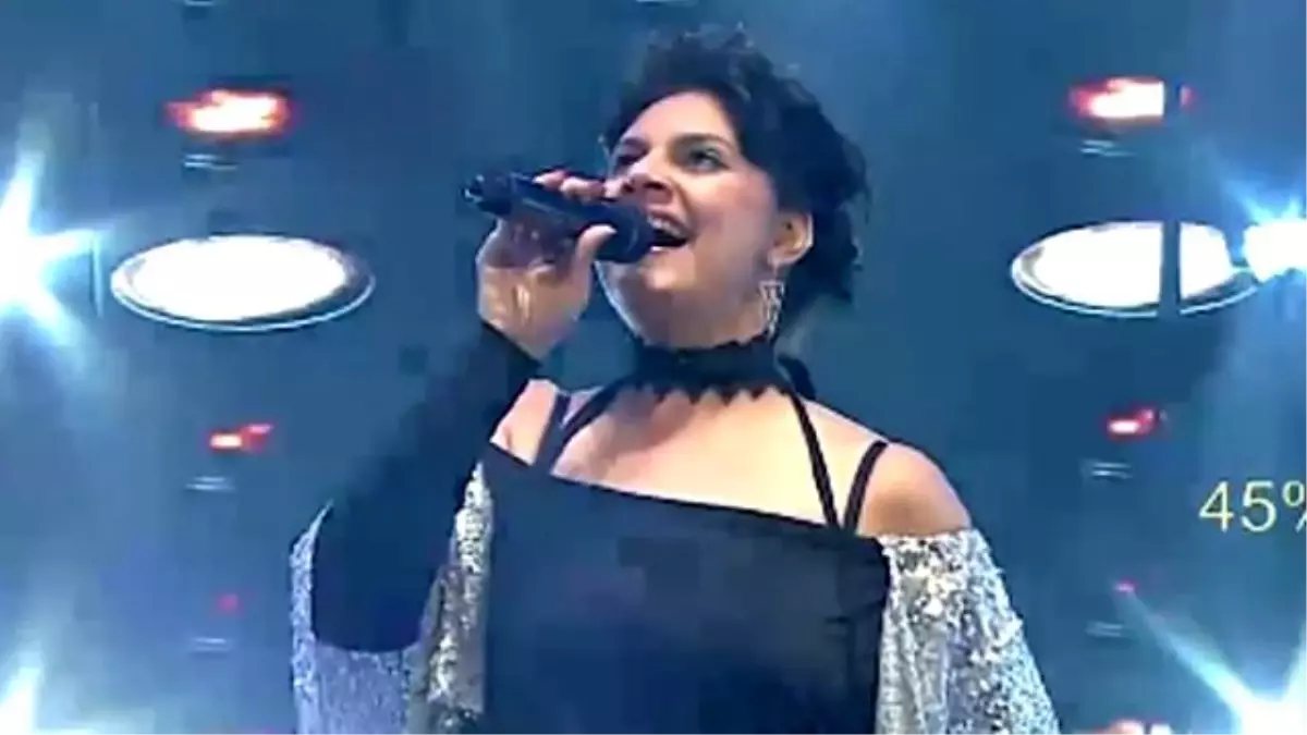 Ebru Durkal ve Esra Sezer Karşılaşması