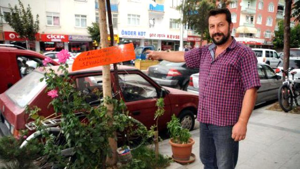 "Gülleri Koparanın Elleri Kırılsın" Notu Yazdı