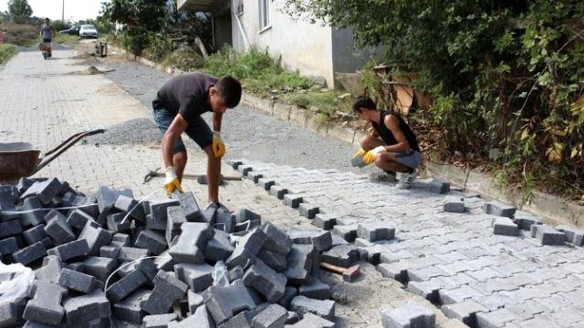 Güven ve Çay Sokakta Kilit Parke Çalışmalarına Başlandı