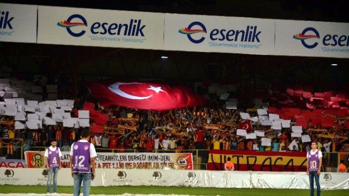Malatya İnönü Stadı\'nda Kırmızı-beyaz Şov