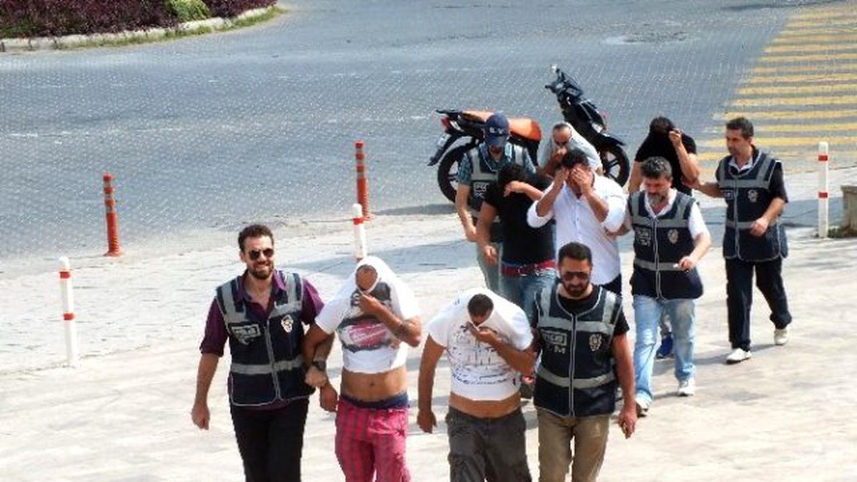 Marmaris\'te Bayram Öncesi Denetimlerinde Sahte İçki Ele Geçirildi