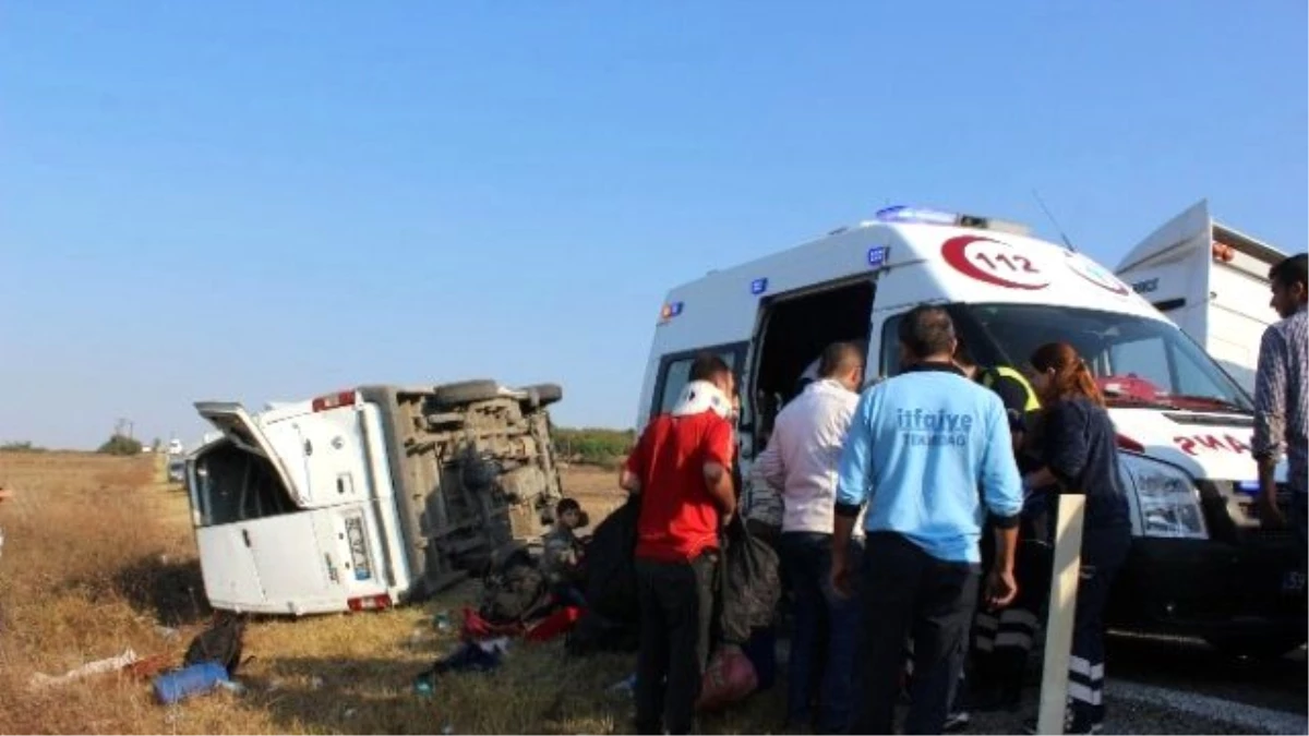 Mültecileri Taşıyan Minibüs Tekirdağ\'da Kaza Yaptı