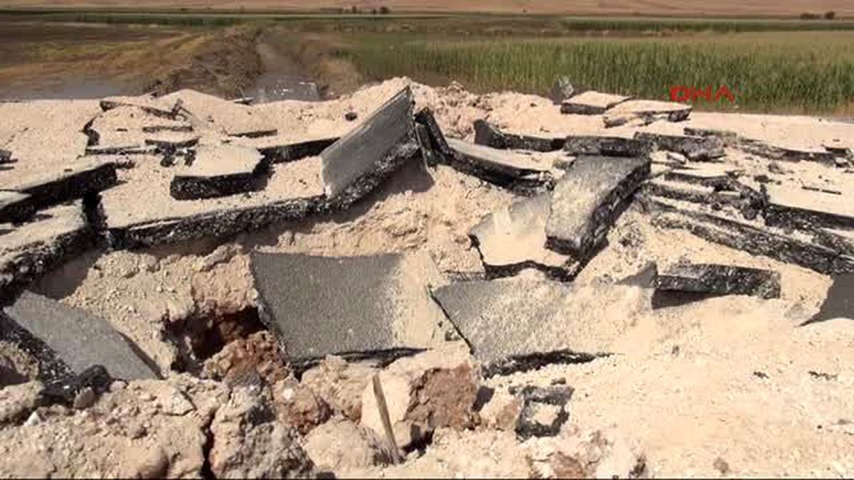 Nusaybin\' de PKK\' Lılar İpek Yolu\' Nu Bomba ile Havaya Uçurdu