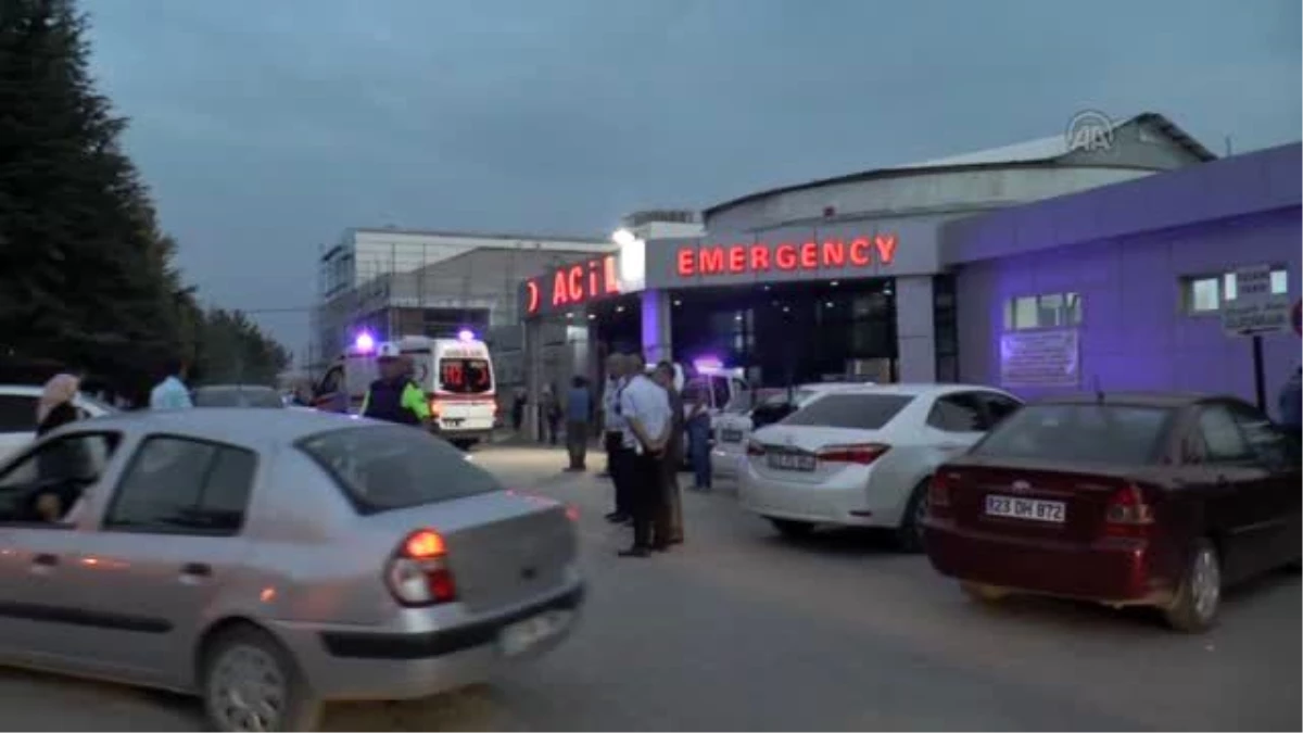 Polis Aracına Silahlı Saldırı: 2 Yaralı Polis, Elazığ Fırat Üniversitesi Hastanesine Getirildi