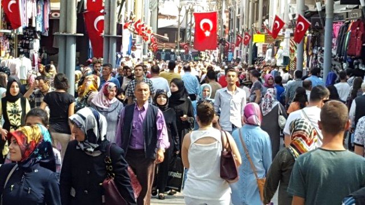 Tarihi Çarşıda Bayram Bereketi