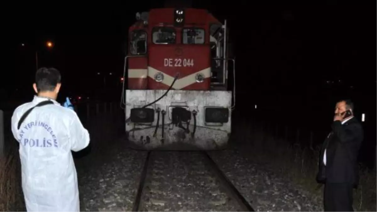 Yolcu Treninin Çarptığı Yaya Olay Yerinde Öldü