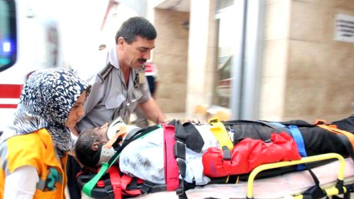 Yüksekten Düşen Güvenlik Görevlisi Yaralandı